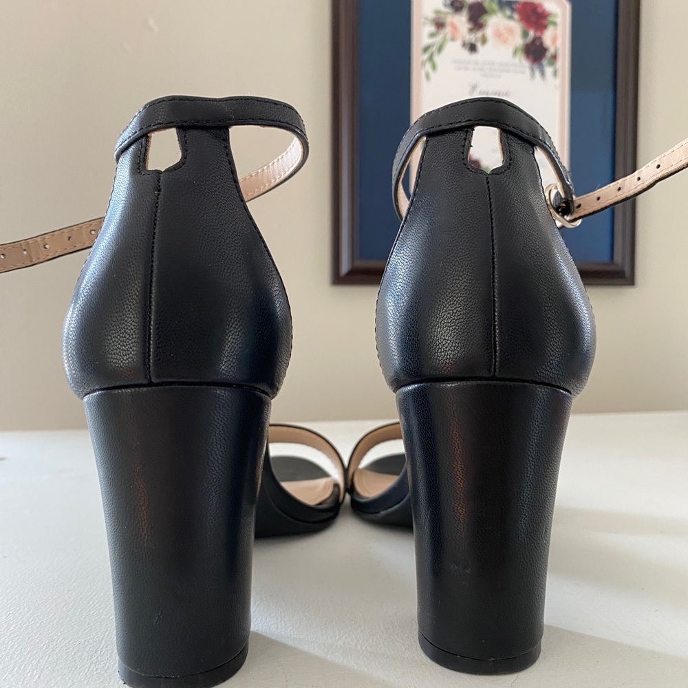 Black High Heels 7 1/2 - Picture 2 of 3